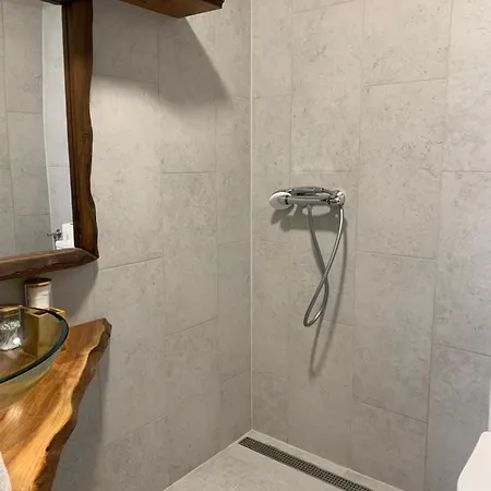 Neareverythingapartment * غيور